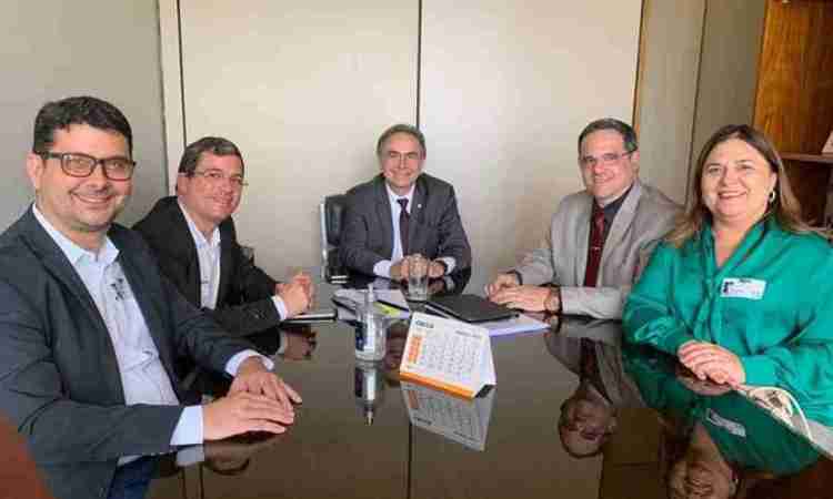 Piso Nacional dos Farmacêuticos é discutido com o Deputado Federal Leônidas Cristino