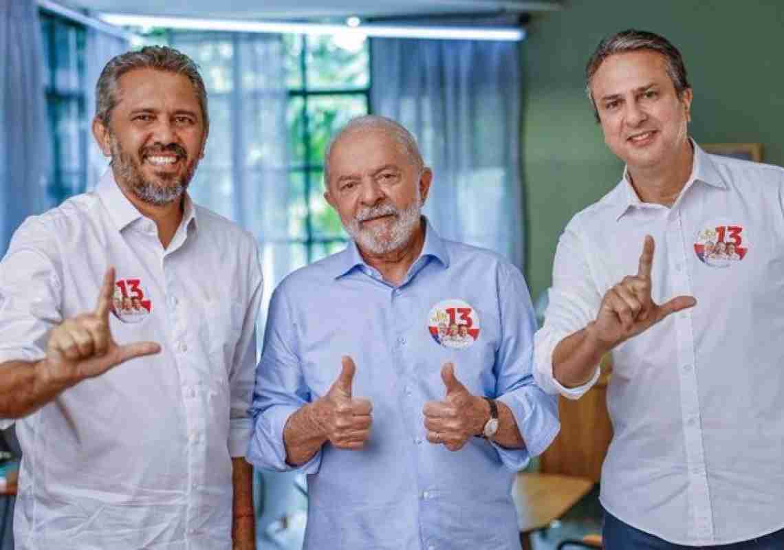 Elmano de Freitas e Camilo Santana, do PT, estão entre os inadimplentes que não pagam contribuição ao partido