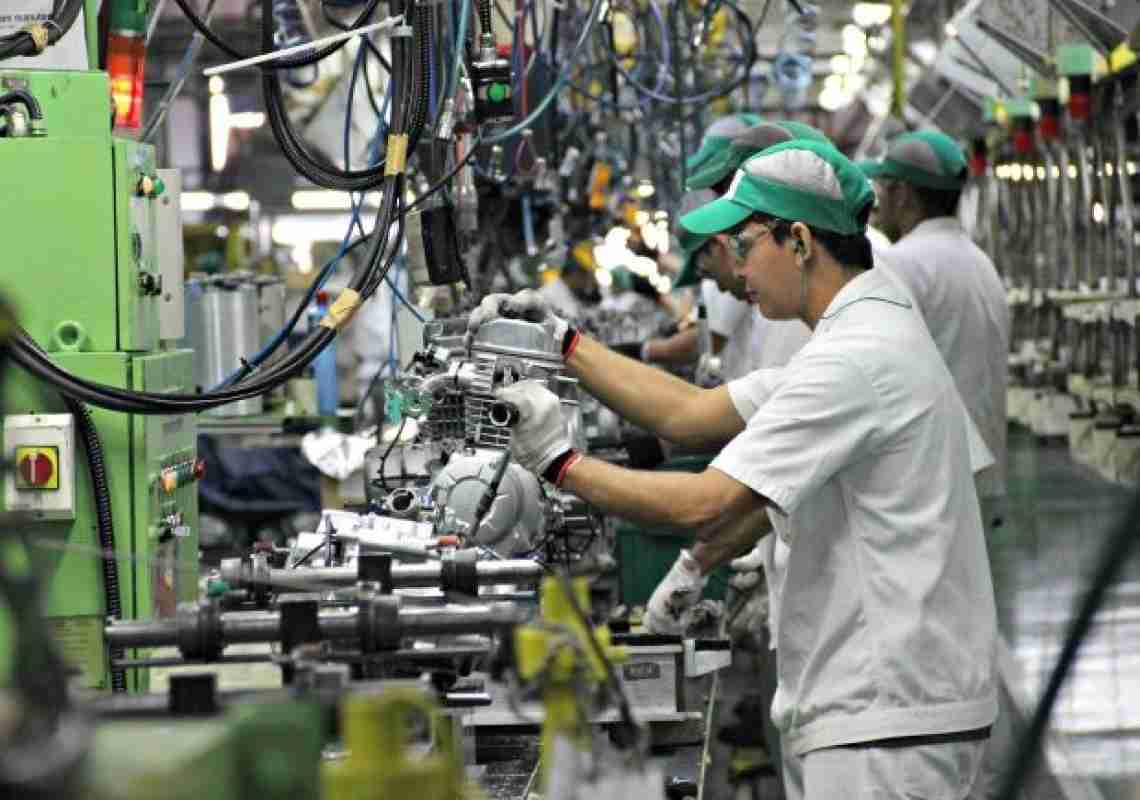 Produção industrial brasileira cai pelo segundo mês consecutivo em 2023 e preocupa o mercado