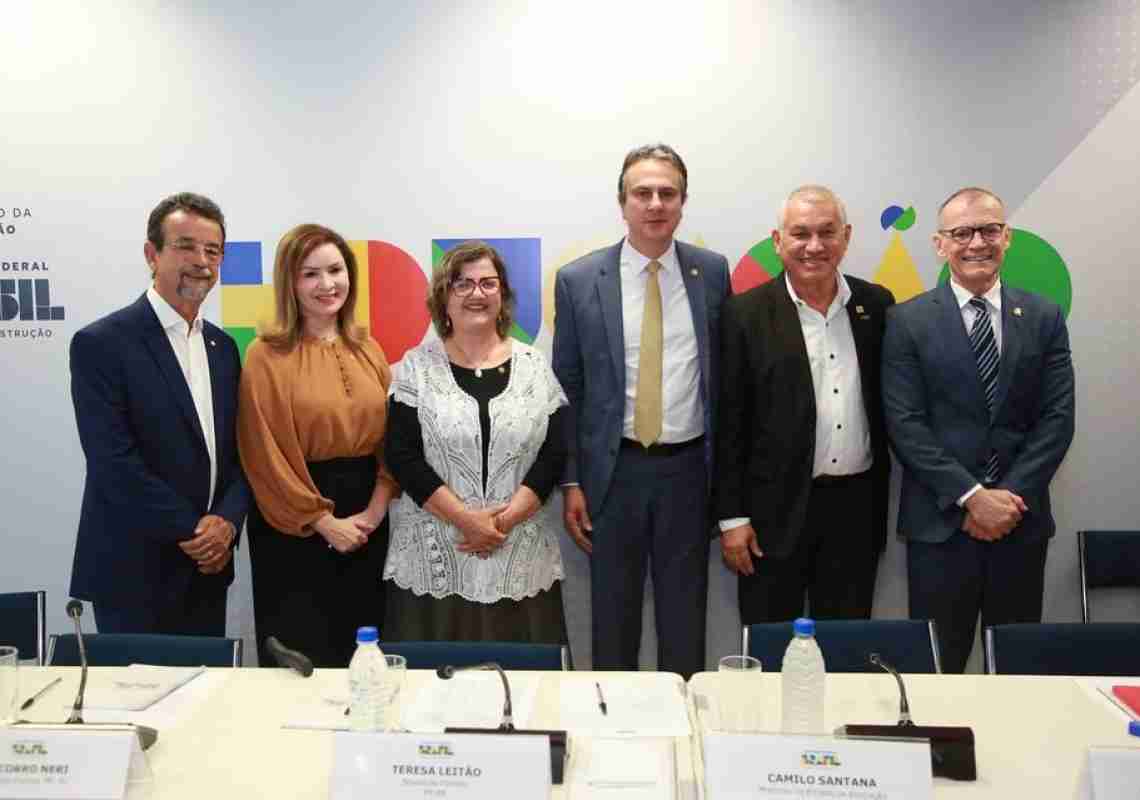Camilo Santana destaca importância do diálogo na recomposição do Fórum Nacional de Educação