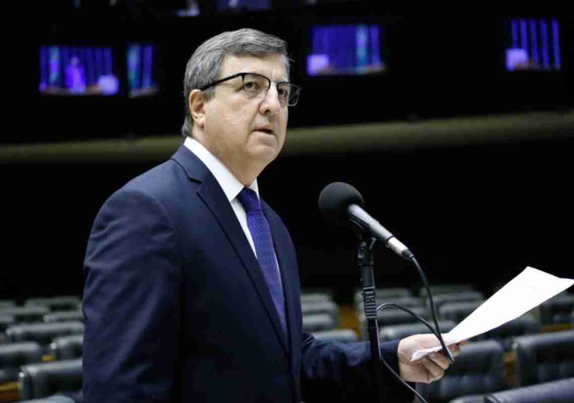 Danilo Forte responsabiliza José Guimarães por aumento na gasolina no Brasil