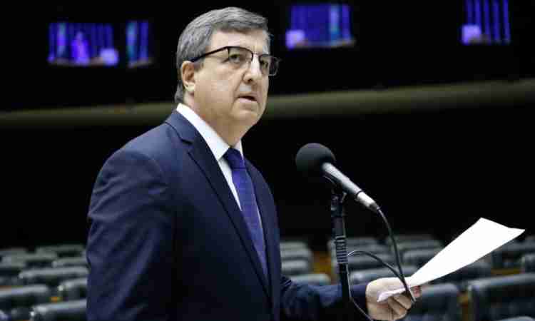 Danilo Forte responsabiliza José Guimarães por aumento na gasolina no Brasil