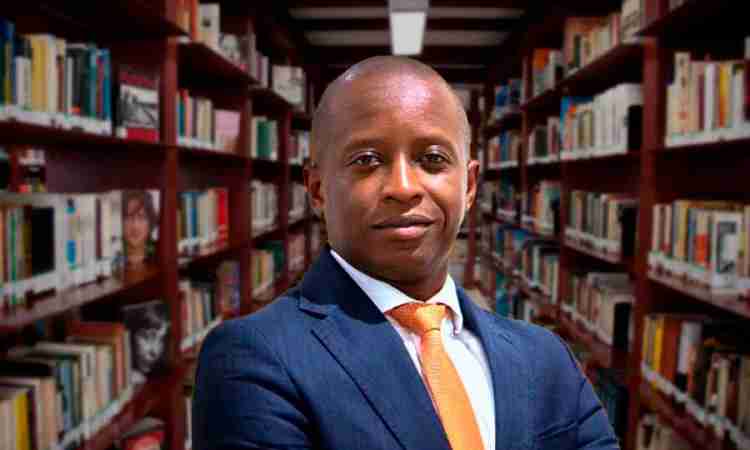 Edgar Leandro lança livro sobre Marketing Político Africano