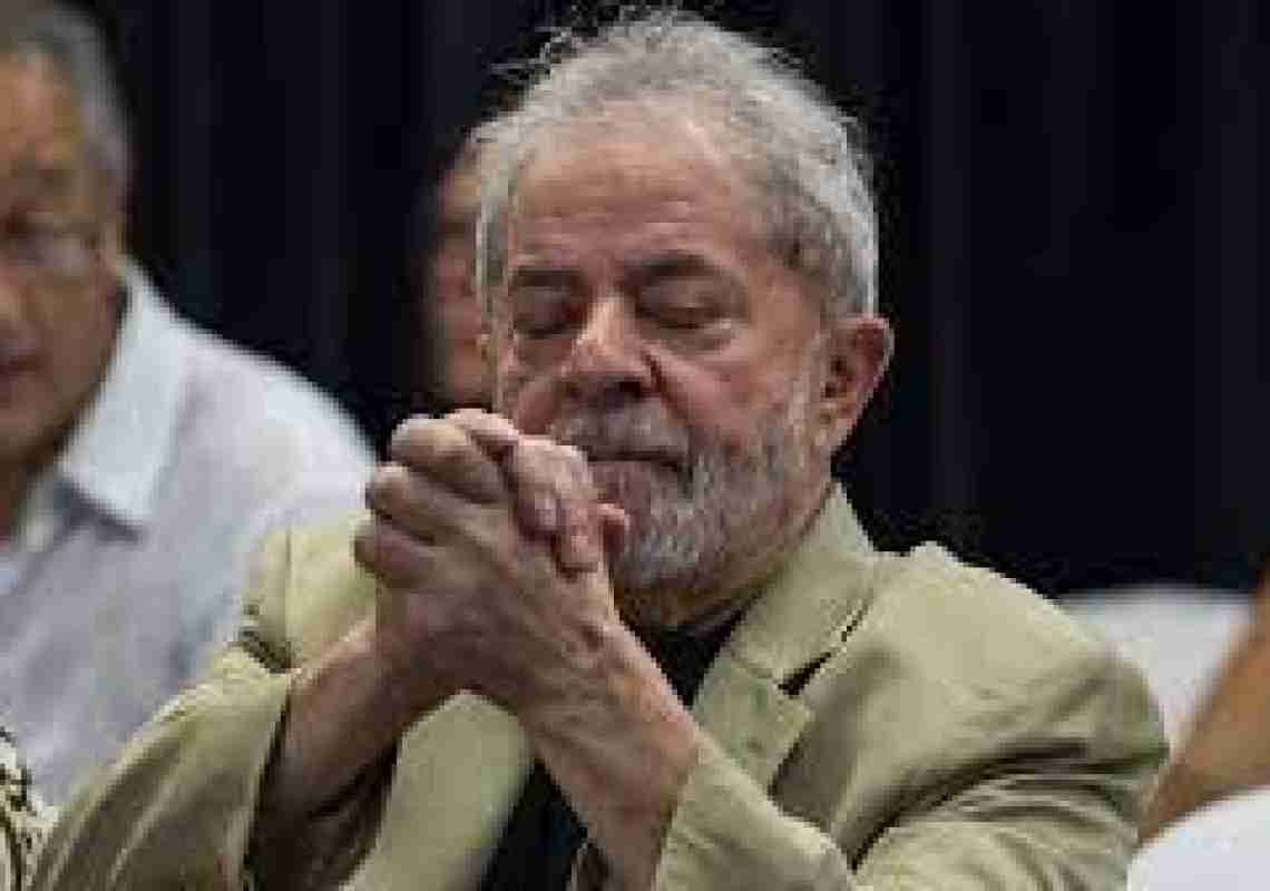 VEXAME À VISTA - Derrota em votação pode extinguir 17 ministérios de Lula