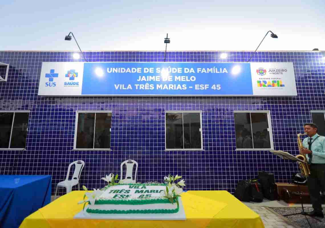 Prefeito Glêdson Bezerra entrega UBS revitalizada na Vila Três Marias em Juazeiro do Norte