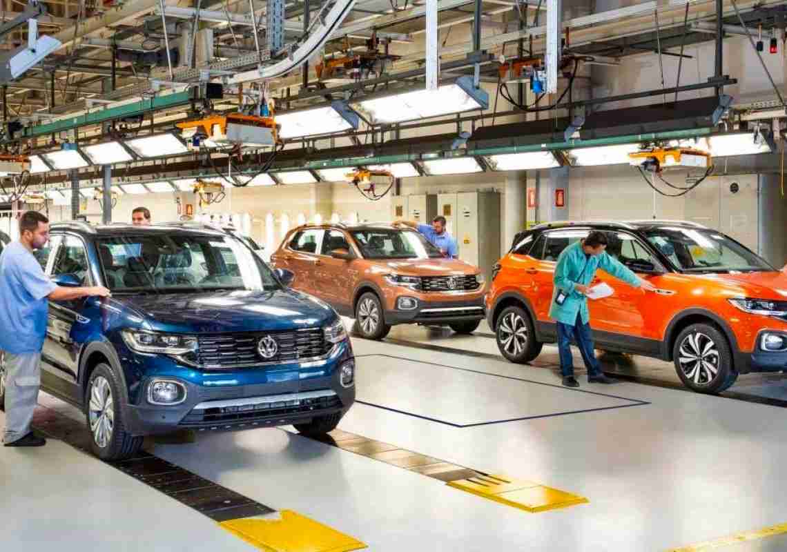 Carro popular de Lula não impulsiona mercado e montadora reduz produção