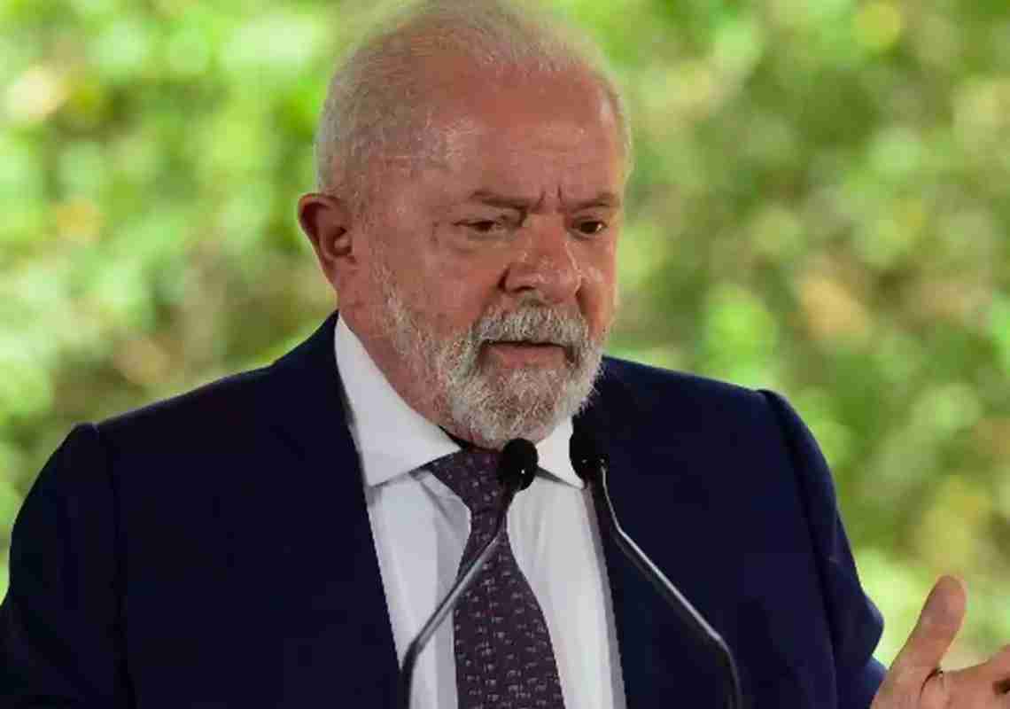 Desaprovação de Lula sobe 4 pontos enquanto aprovação permanece estagnada, aponta pesquisa do PoderData