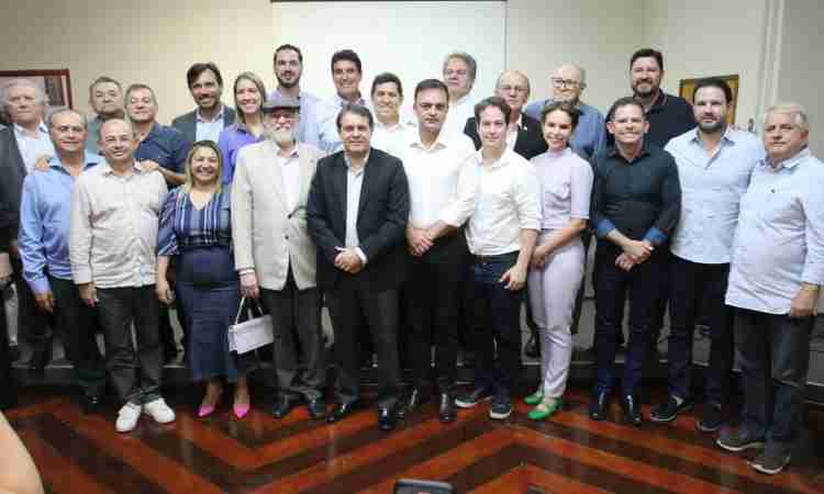 Deputados se reúnem com provedor da Santa Casa e oferecem apoio à instituição