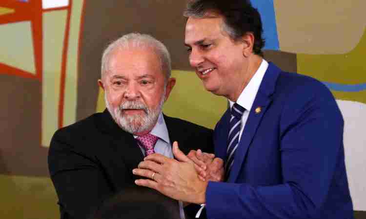 Camilo recebe "puxão de orelha" de Lula