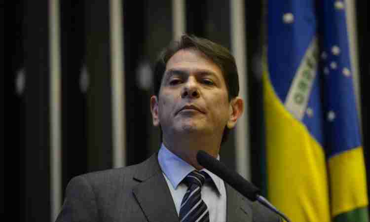 Cid Gomes Conquista Vitória Judicial na Batalha Interna do PDT-CE