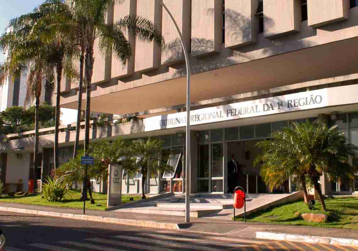 Decisão do TRF1 Estabelece Obrigatoriedade de Empresas do Simples Nacional Contribuírem com Anuidades aos Conselhos Profissionais