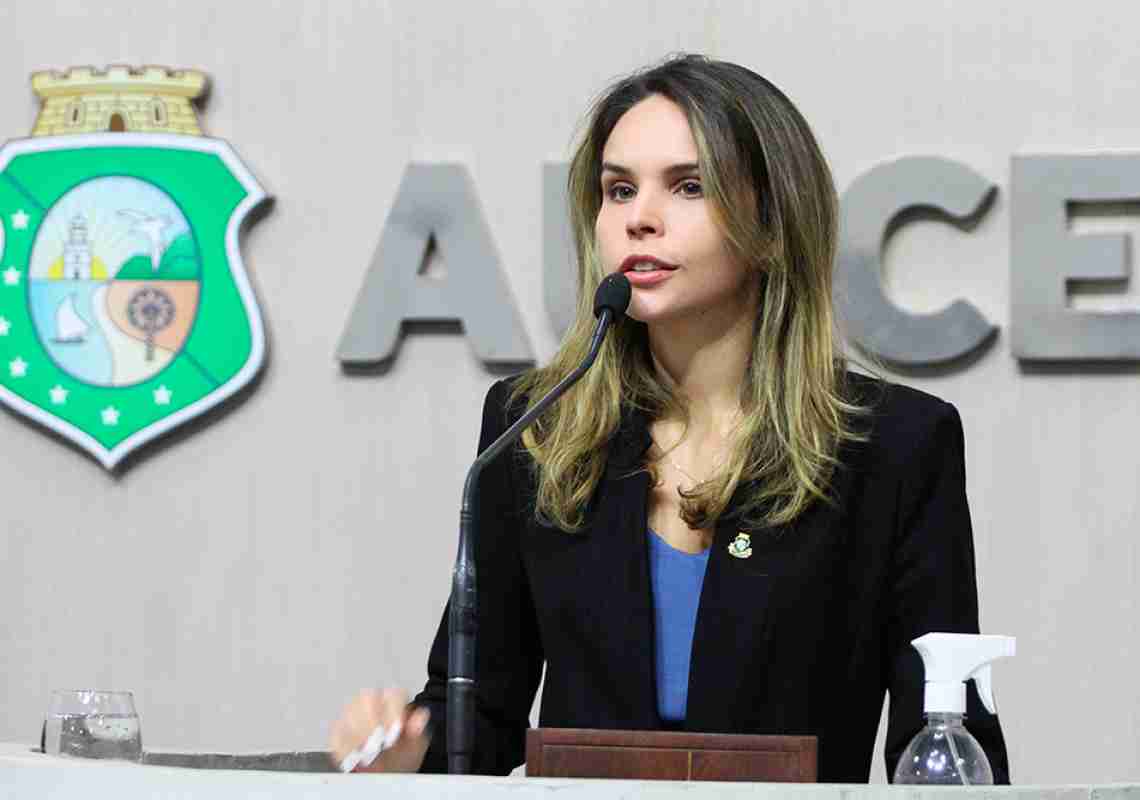 Projeto da Deputada Gabriella Aguiar de Programa de Apoio às Pessoas com Doença de Alzheimer aprovado em Assembleia
