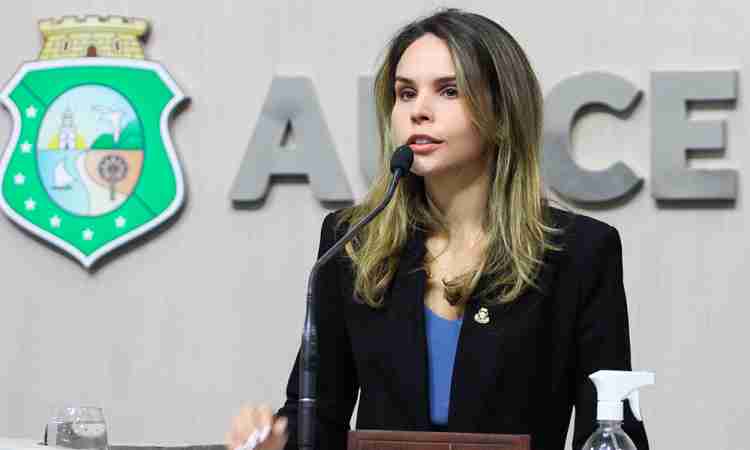Projeto da Deputada Gabriella Aguiar de Programa de Apoio às Pessoas com Doença de Alzheimer aprovado em Assembleia