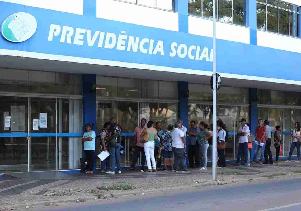 Sem Diálogo com Governo Lula, Paralisação dos Peritos do INSS Gera Filas no Ceará