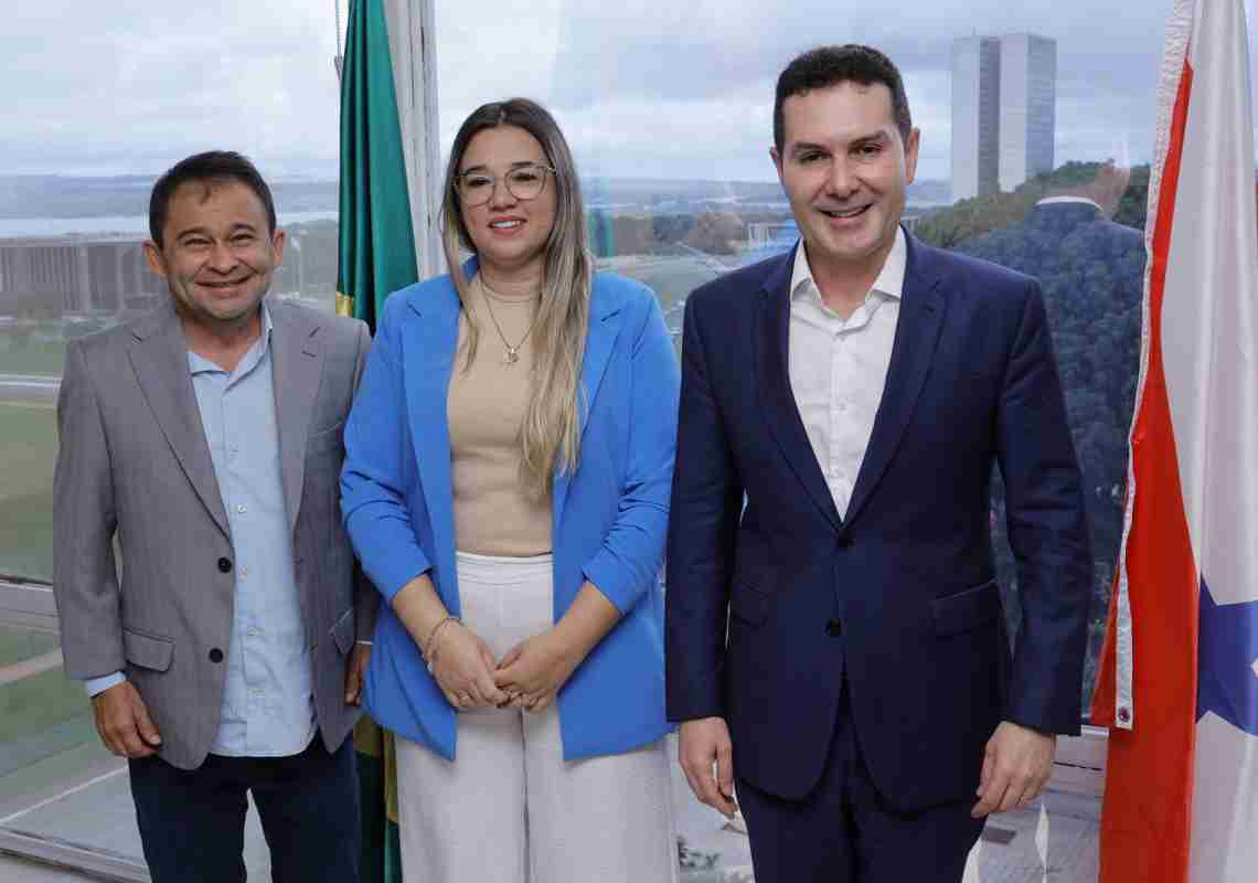 Prefeito de Poranga, Carlos Antônio, solicita casas, estradas e ciclovias a ministro de Lula