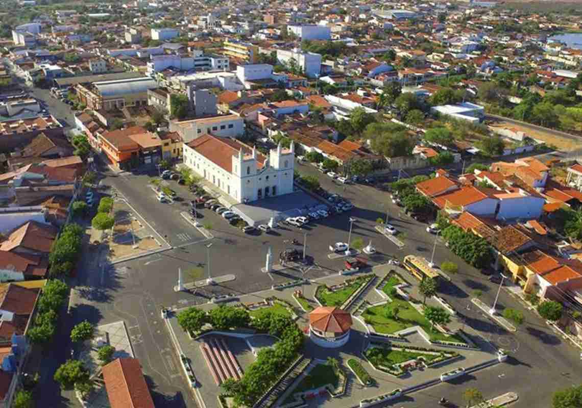 Prefeita de Santa Quitéria decreta feriado ilegalmente e servidores poderão ter que trabalhar durante o Carnaval