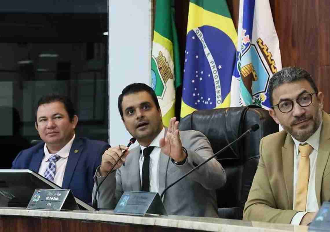 Presidente da Câmara Municipal de Fortaleza (CMFor) autoriza instalação de três CPIs