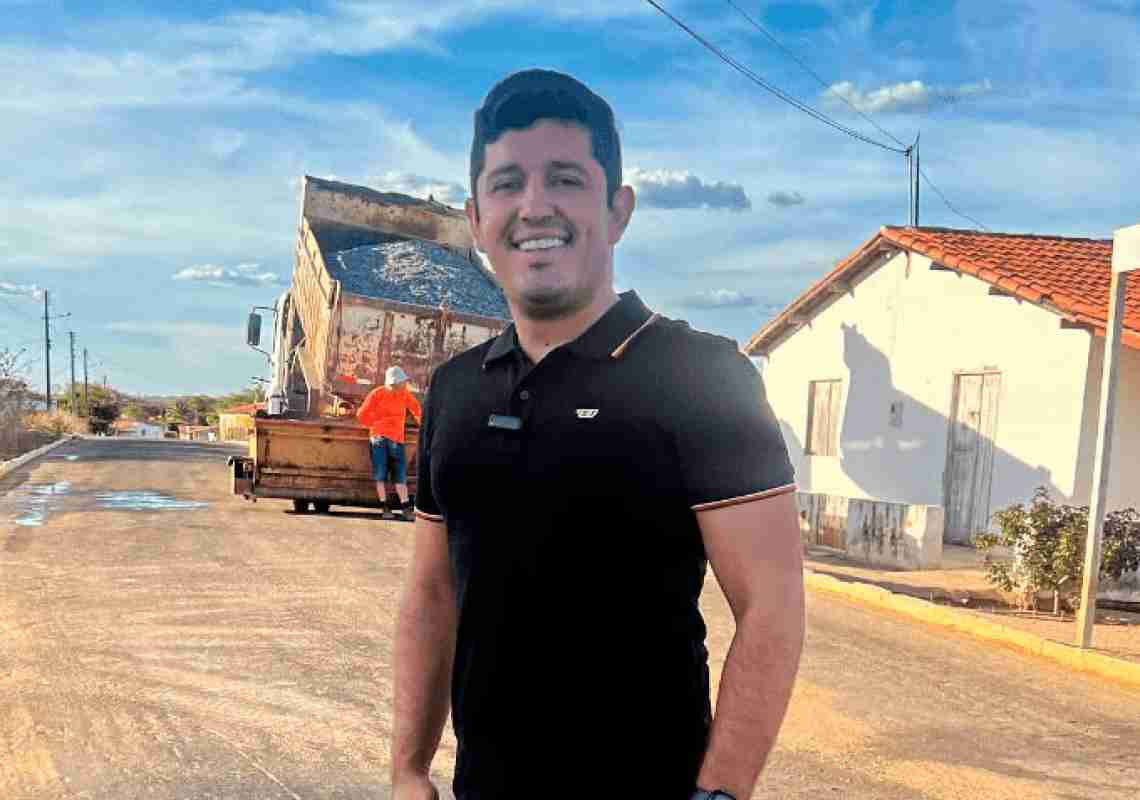 Rômulo Noronha: Prefeito de Parambu na Disputa pelo Título de Melhor Prefeito do Ceará 2024
