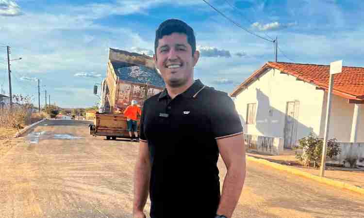 Rômulo Noronha: Prefeito de Parambu na Disputa pelo Título de Melhor Prefeito do Ceará 2024