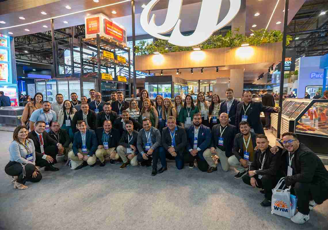 Rede Uniforça participa da APAS Show 2024 com delegação de 82 membros