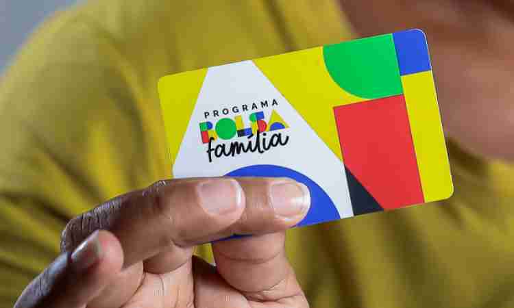 Beneficiários do Bolsa Família têm contas esvaziadas por PIX misterioso