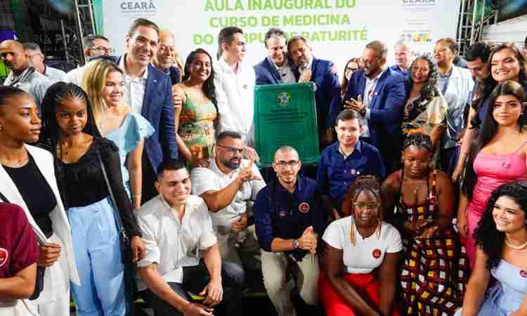 Elmano participa de aula inaugural da primeira turma de medicina em Baturité e anuncia novos investimentos em educação