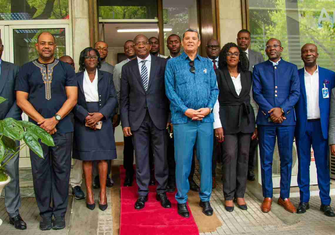 Juventude e Desporto Ganham Destaque na Imprensa Angolana em Visita do Ministro à TPA