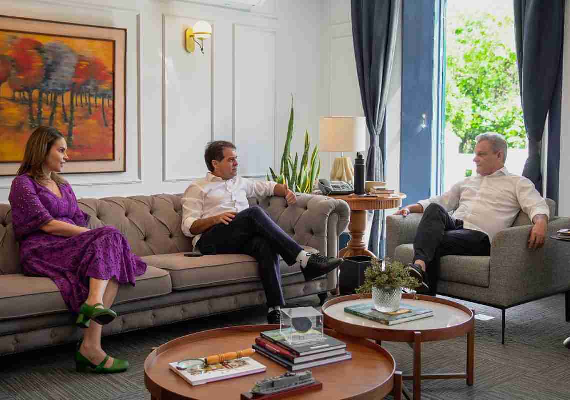 Sarto inicia transição e se reúne com Evandro Leitão e Gabriella Aguiar em Fortaleza