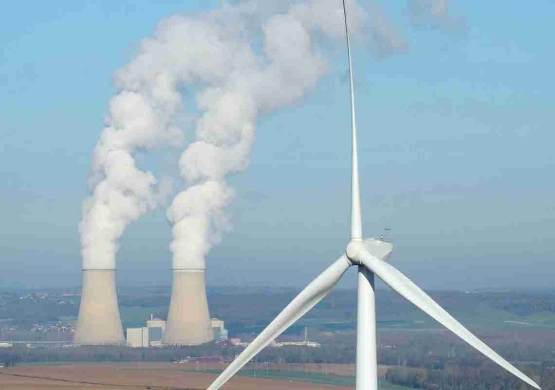 Brasil lidera em energia limpa, mas aposta em nuclear para garantir estabilidade