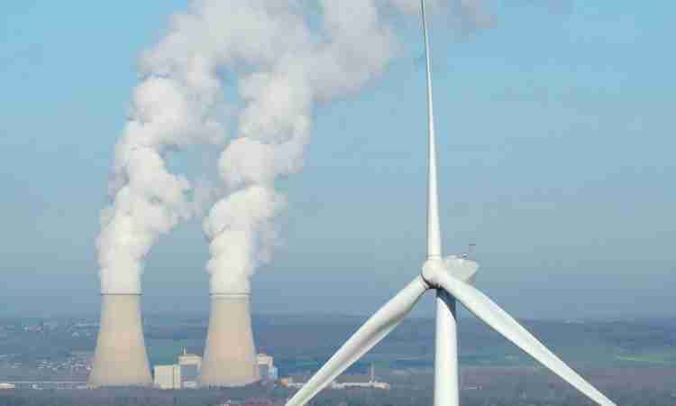 Brasil lidera em energia limpa, mas aposta em nuclear para garantir estabilidade