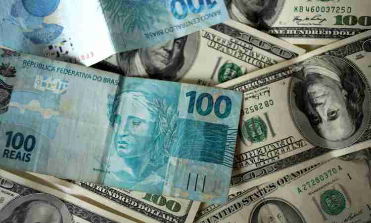Entenda os motivos do recorde histórico do dólar frente ao real