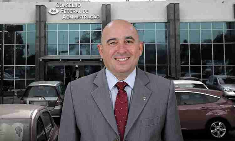 Cearense Leonardo Macedo é reeleito presidente do Conselho Federal de Administração (CFA)