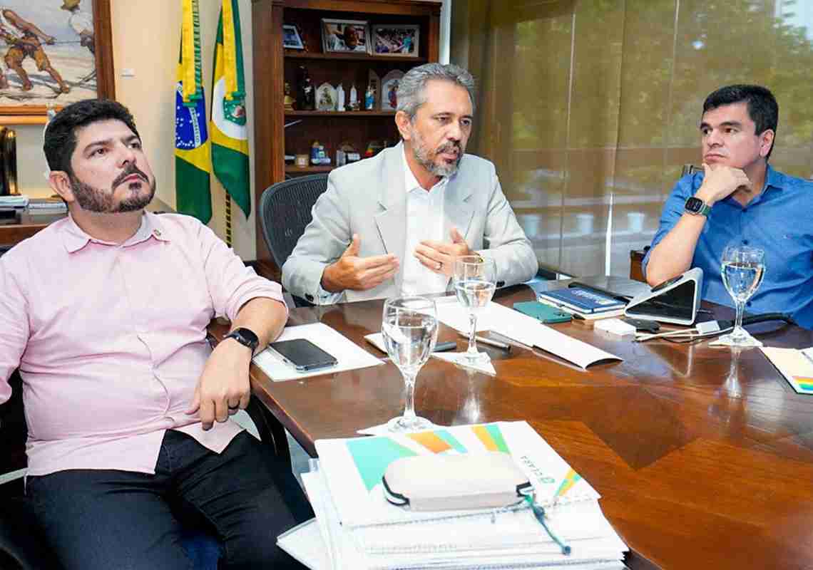 Governo do Estado do Ceará busca fortalecimento da malha aérea cearense em reunião com a Azul Linhas Aéreas