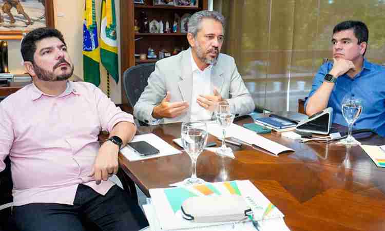 Governo do Estado do Ceará busca fortalecimento da malha aérea cearense em reunião com a Azul Linhas Aéreas