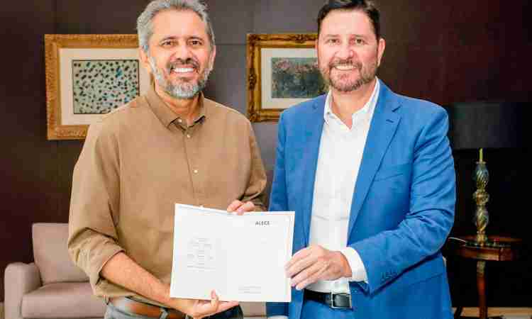 Elmano de Freitas participa de posse da nova Mesa Diretora da Assembleia Legislativa do Ceará