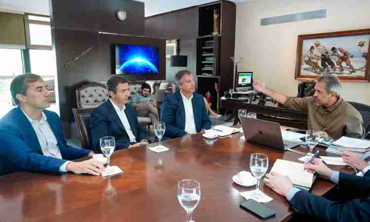 Governo do Ceará articula instalação de projeto de hidrogênio verde com investimento de R$ 20 bilhões