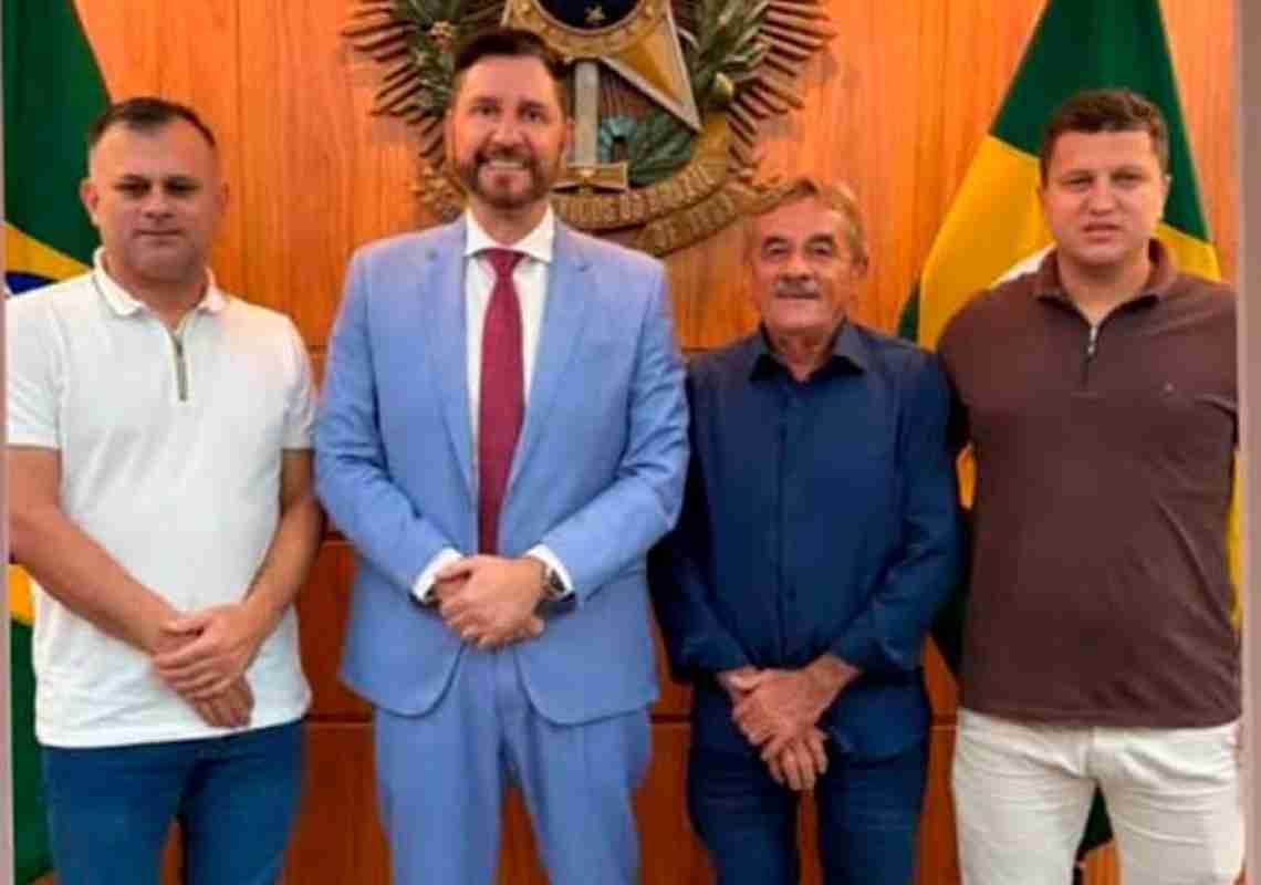 Caburé mostra força política e busca excelência em gestão durante agenda em Fortaleza