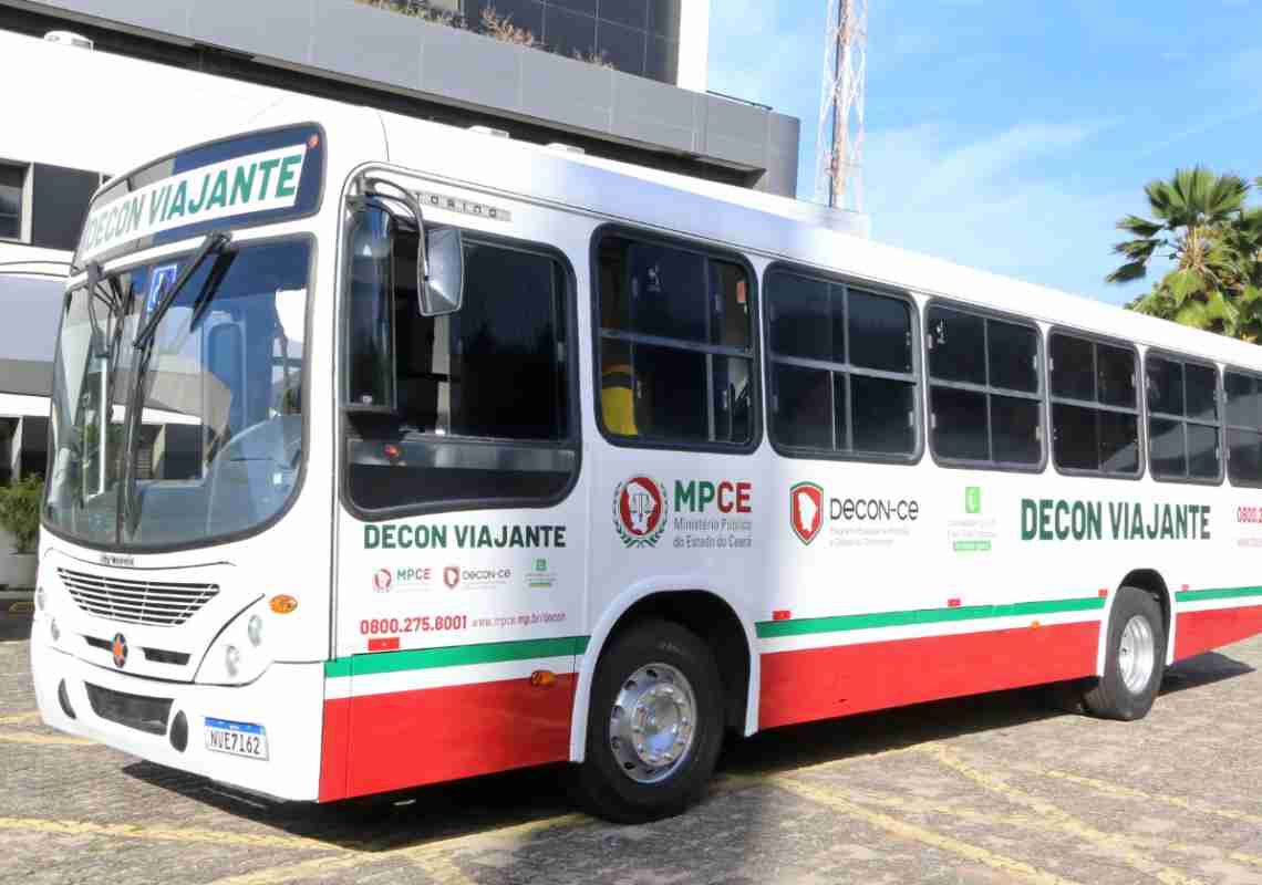 Decon realiza mutirão de atendimento e renegociação de dívidas no Centro de Fortaleza durante Semana do Consumidor