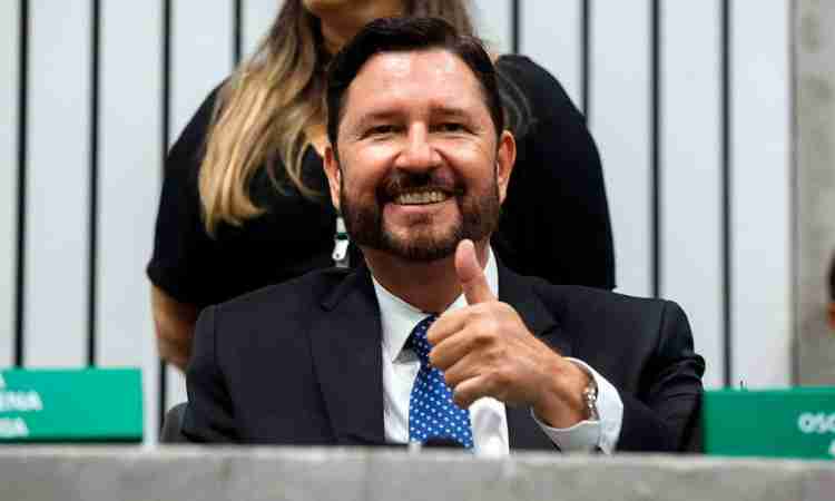 Romeu Aldigueri se coloca à disposição para o Senado, mas mantém foco na presidência da Assembleia