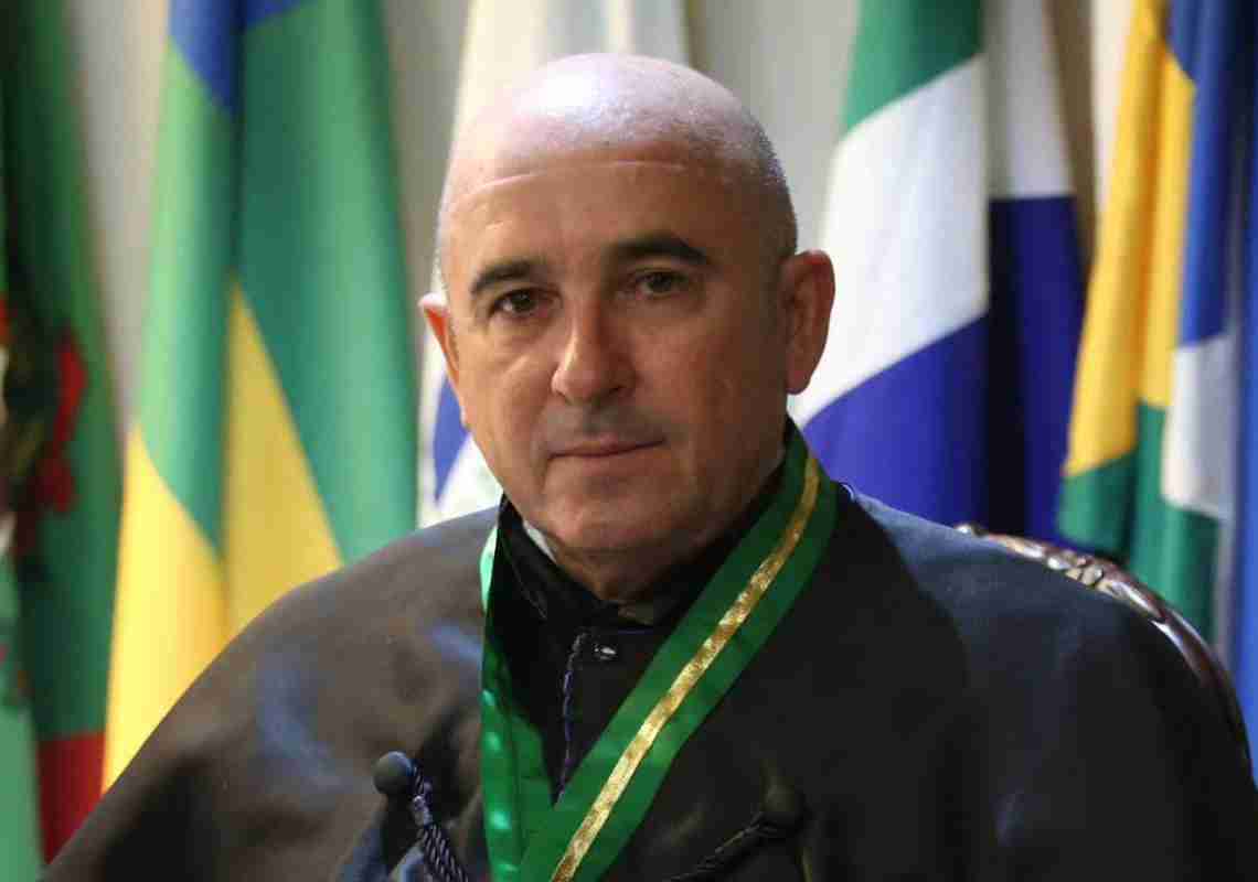 Leonardo Macedo recebe título de Doutor Honoris Causa e medalha da World Christian University