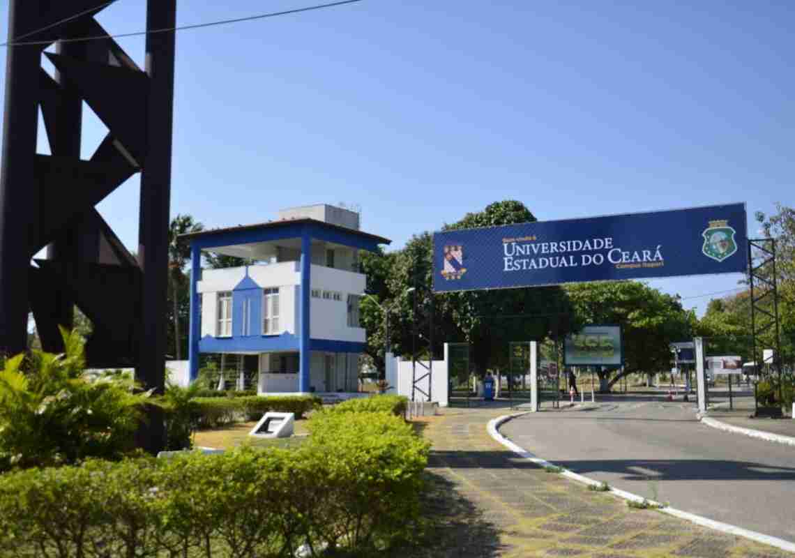 Uece realiza neste domingo e segunda a 2ª fase do Vestibular 2025.2 com mais de 4 mil candidatos