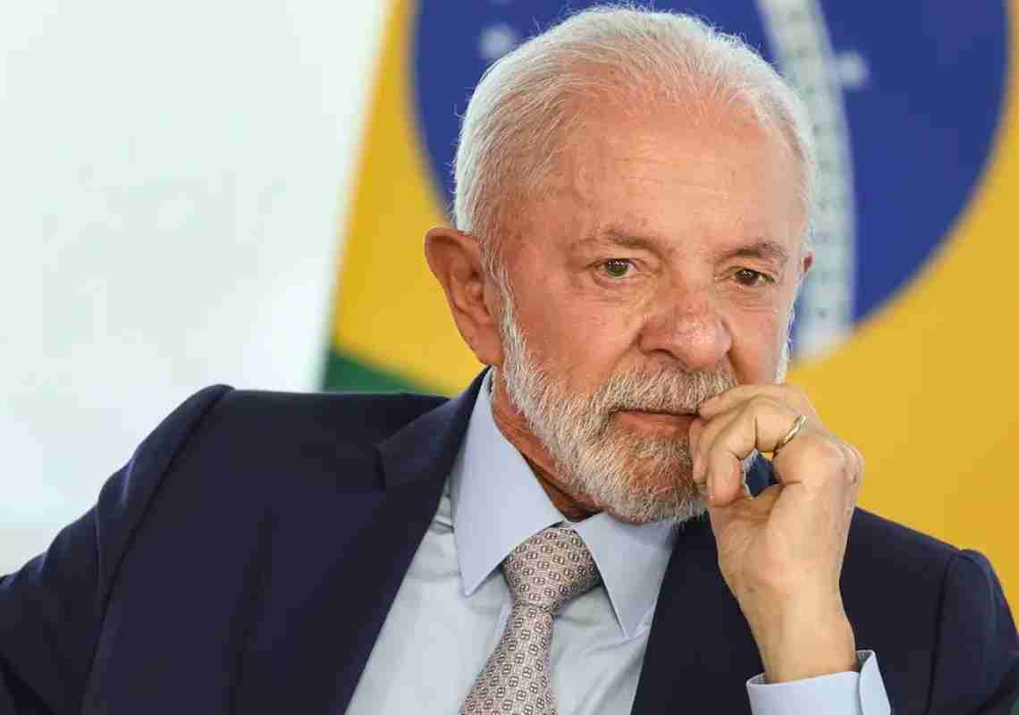 Lula defende urgência na regulamentação das redes sociais pelo Congresso ou STF