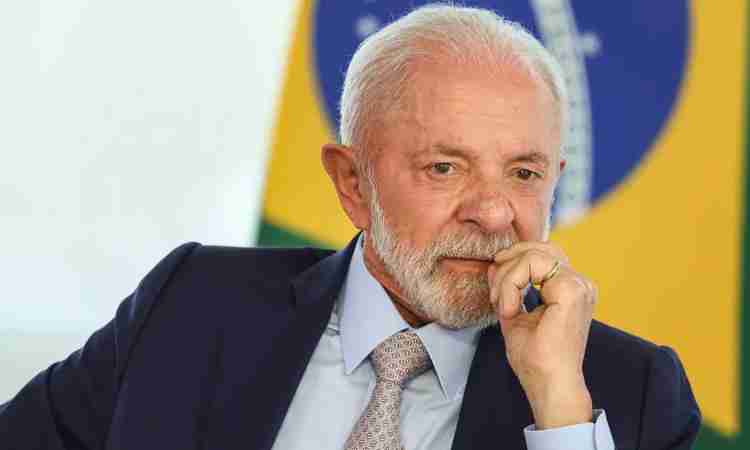 Lula defende urgência na regulamentação das redes sociais pelo Congresso ou STF