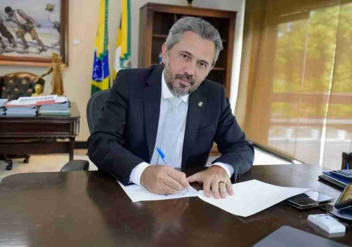 Governo do Ceará decreta ponto facultativo na próxima sexta-feira (20)