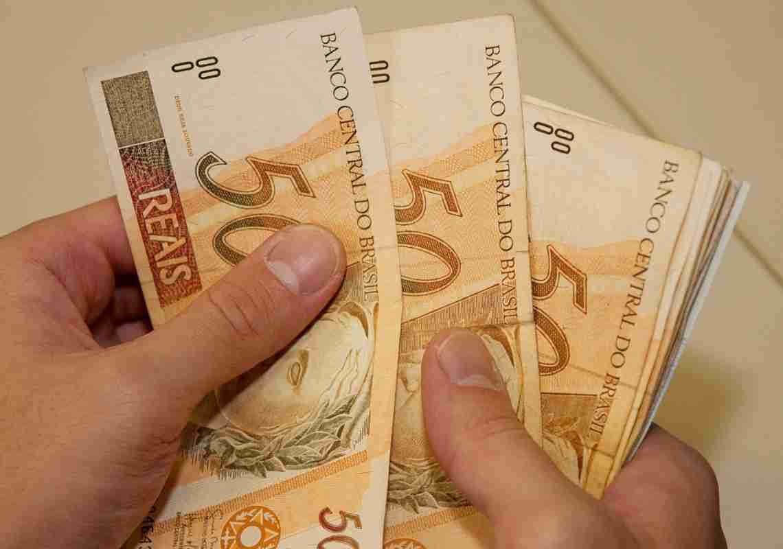 Pagamento antecipado do 13º beneficia 180 mil servidores no Ceará