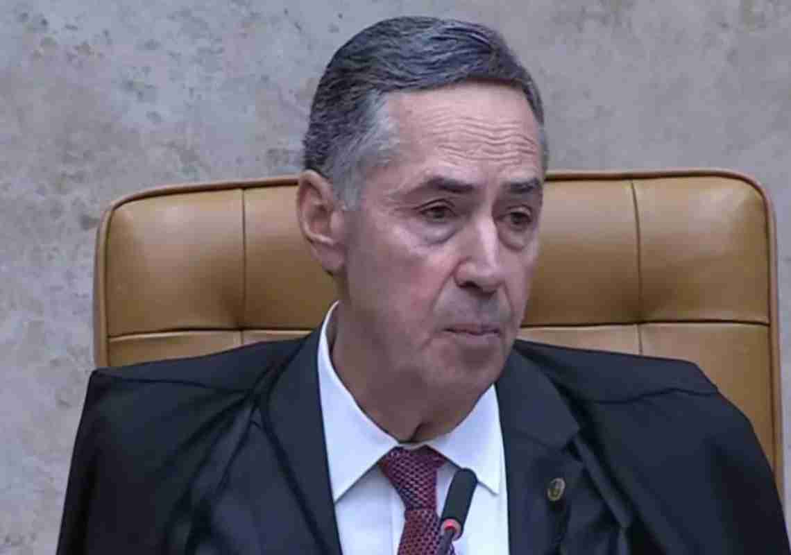Barroso fica preso em elevador durante visita inédita à OAB-CE em Fortaleza