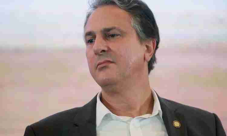 Crise financeira obriga MEC a suspender compra de livros de história, geografia e ciências no ensino fundamental