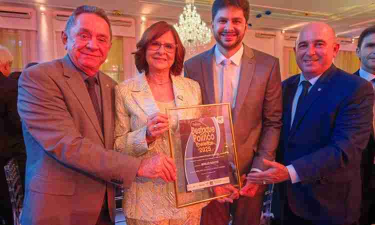 Presidente do CFA prestigia premiação de Gislaine Landim entre os Melhores Prefeitos do Ceará 2025