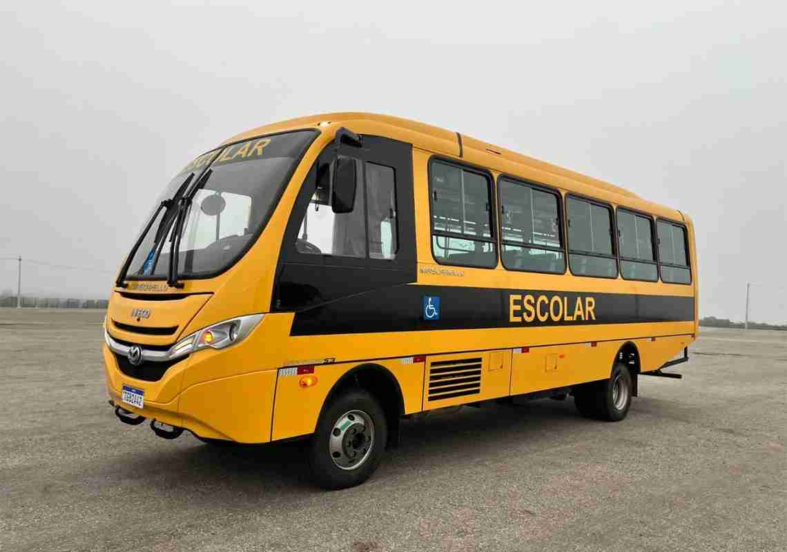 Justiça determina regularização do transporte escolar em Hidrolândia após ação do MPCE