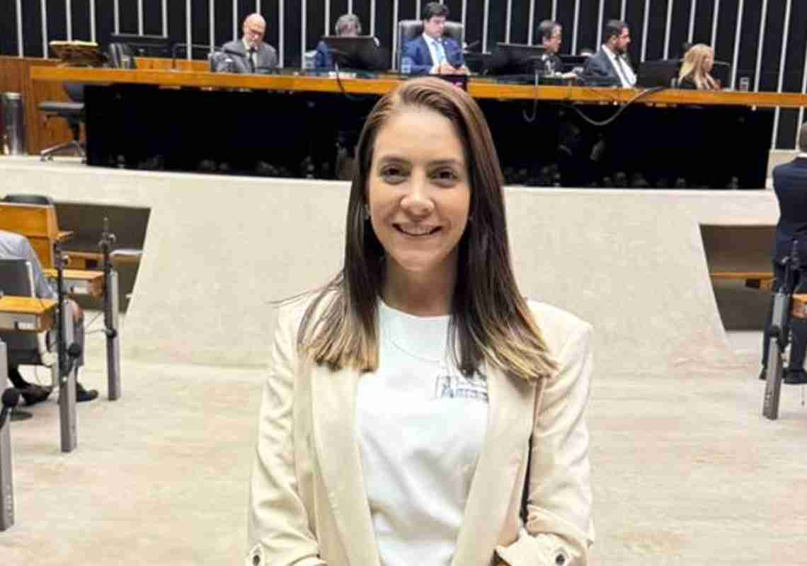 Primeira-dama de Mombaça, Lívia Alencar assume cargo estratégico no Governo do Ceará